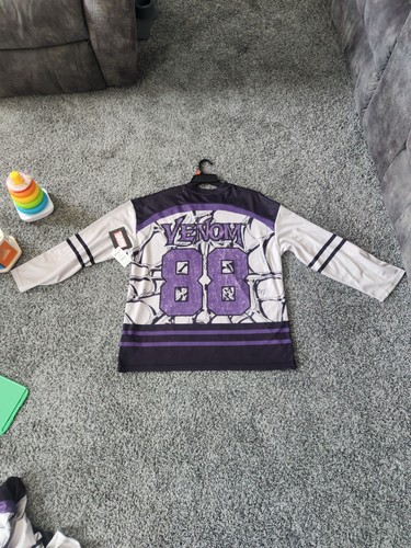 Marvel Venom Hockey Jersey Size Medium - 3/4 Striped Sleeve V-Neck Web Graphic - Picture 8 of 8