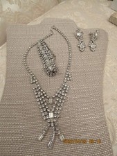 VTG Rhinestone 3 Piece Set Necklace, Bracelet and Earring Set