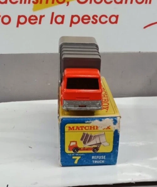 MATCHBOX LESNEY REFUSE TRUCK N°7 - Immagine 2 di 3