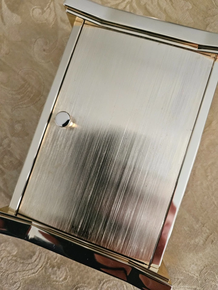 MESA DE ESCRITORIO CUADRADA TRADICIONAL oro Movado vintage o RELOJ carro ABRIGO Foto 3 de 4