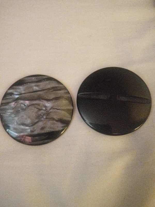 Vtg Shiny Lrg Gray Swirl clothing BUTTONS Plastic?  2.25 in. appx.  Set Of 6