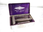 Gillette Aristocrat safety razor in EPNS engine turned box                  1I11