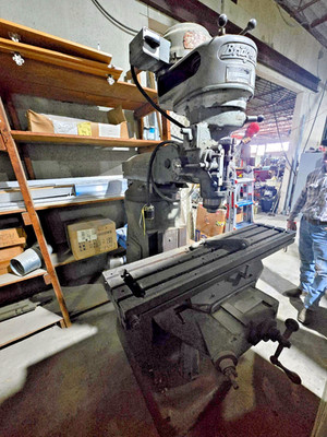 Bridgeport Vertical Milling Machine As-Is