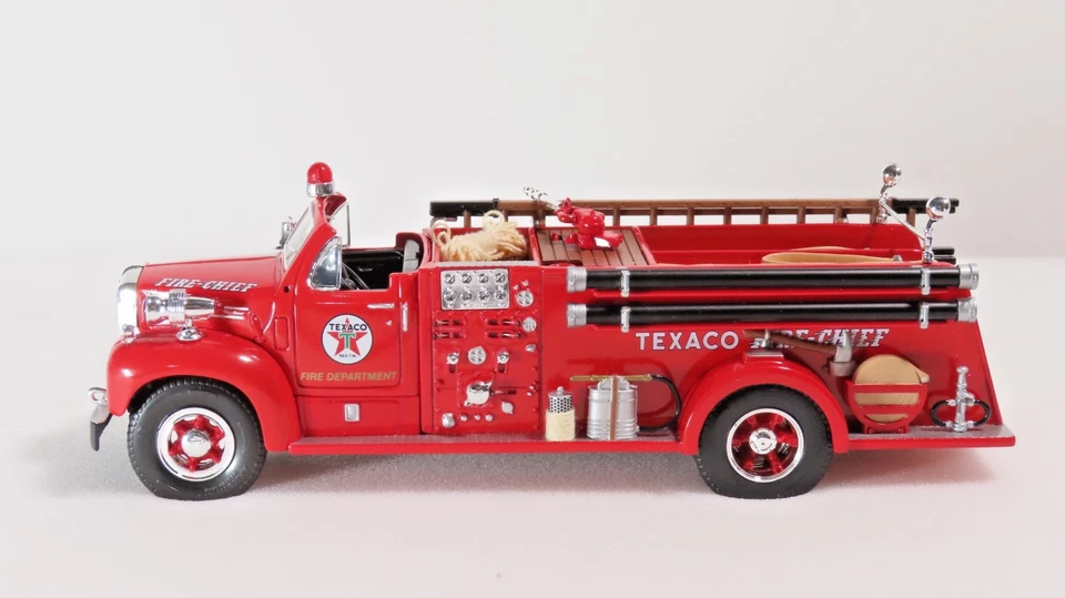 FirstGear 1960 B- Model Pumper 1:34 INV# 3341 W/Box - Image 3 of 4