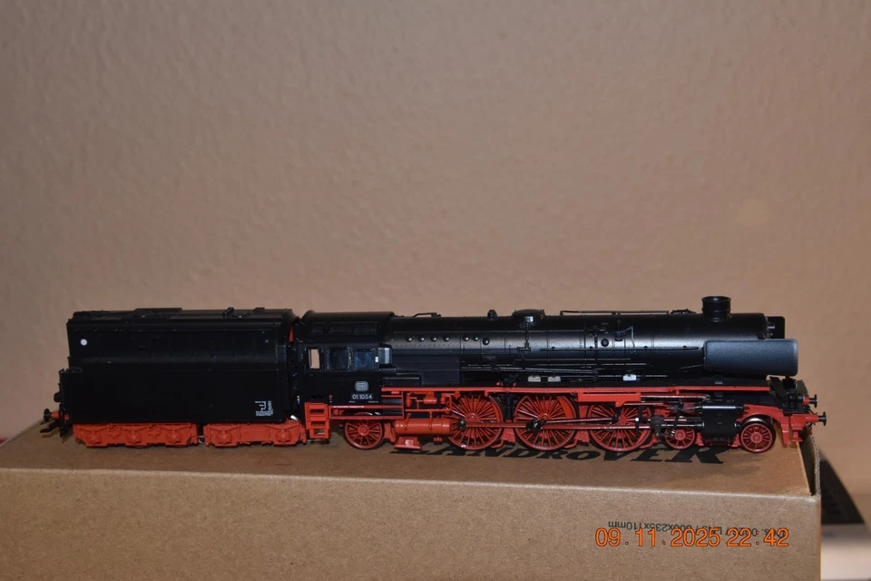 Märklin H0 37105 Dampflok BR 01.10 DB Ep. lll Digt. mfx Sound - Bild 3 von 4