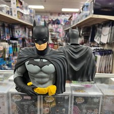 Batman 8"x 7"x4. Hucha de ahorro moldeada para monedas de 5"