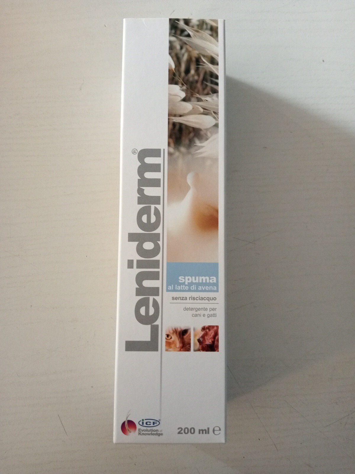 ICF LENIDERM Spuma 200 Ml - Spuma Detergente per CANE e GATTO Latte di Avena