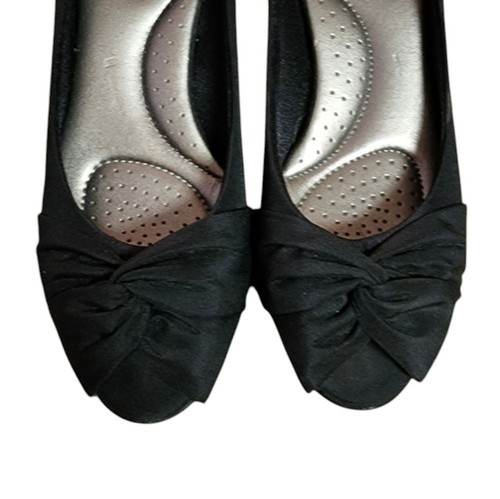Coach And Four Shoes Women 7 Black Fabric Pumps Peep Toe Kitten Heel Comfort - Picture 11 of 15
