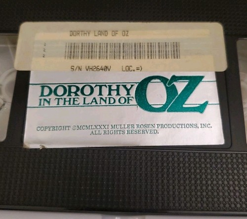 Dorothy in the Land of Oz VHS Animated Clamshell Case - Foto 2 di 3