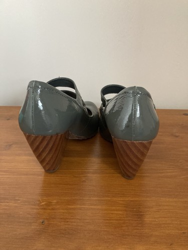 Grey Patent Clarks Wedge Heeled Ladies Double Strap Shoes Size 6.5 - Picture 5 of 6