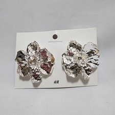 H&M Silver Coloured Large 3D Flower Hammered Effect Earrings BNWT RRP £9.99