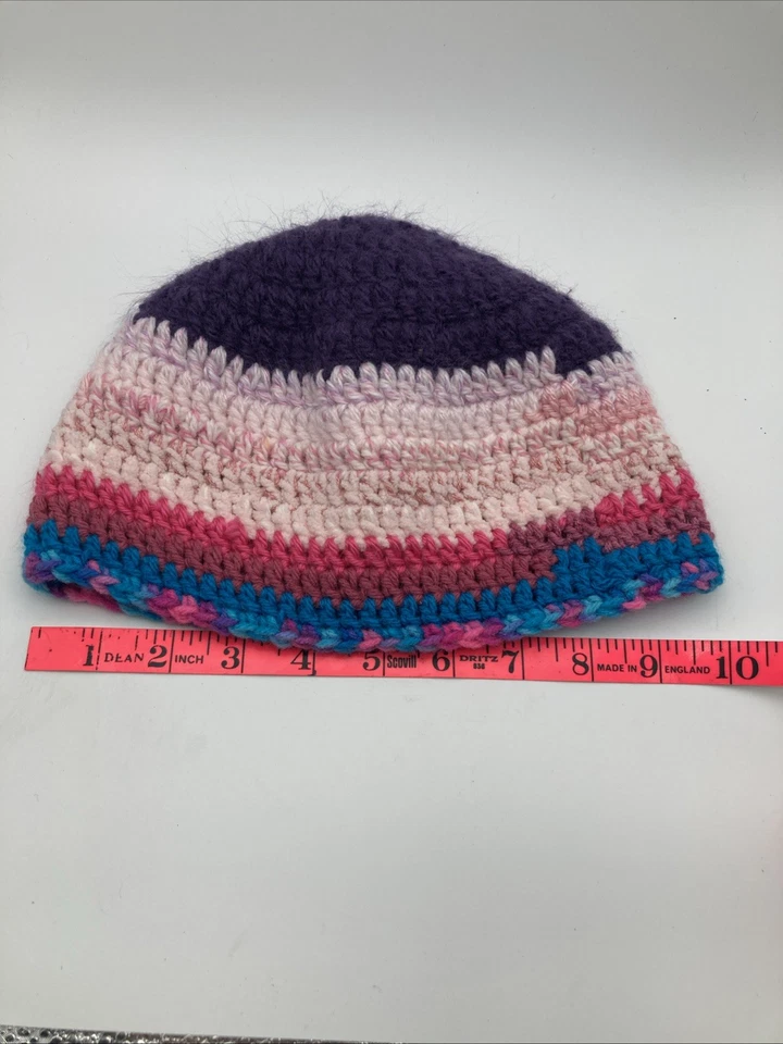 Gorro de ganchillo artesanal rosa/púrpura Foto 3 de 4