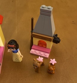 LEGO Juniors 10738 Snow White's Forest Cottage - Complete - See Description