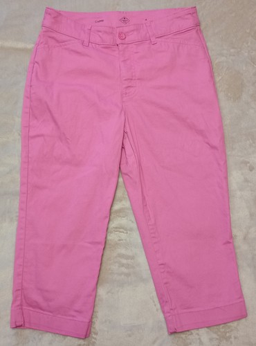 St. Johns Bay Capri Pants Women's Size 4 Pink