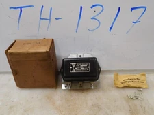 NOS VR-200 GUARANTEED PARTS CO VOLTAGE REGULATOR