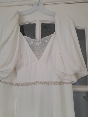 White Stunning A Line Wedding dress size 20 superb condition - Picture 14 of 15