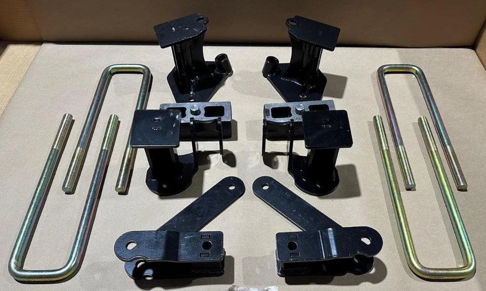 Caja de componentes de suspensión Fabtech FTS21232 4" 3 2011-19 Silverado Sierra 2500HD Foto 2 de 4