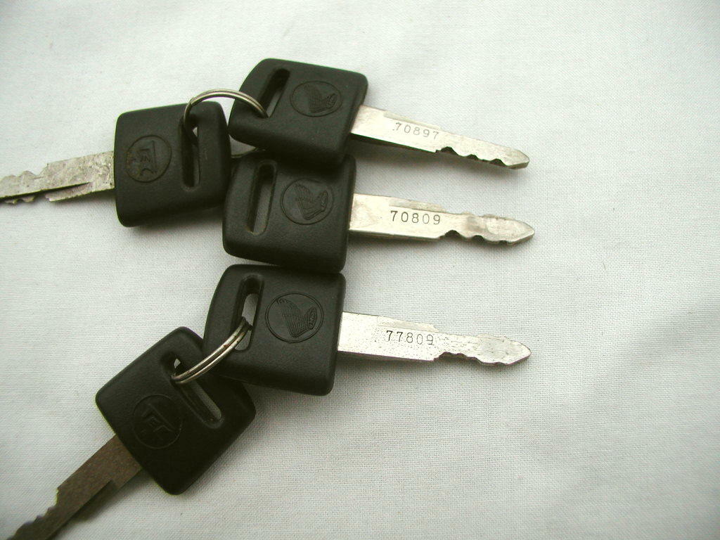 Toa Honda NOS orig. ignition key pre-cut CB750F CB 750F CB 750 F