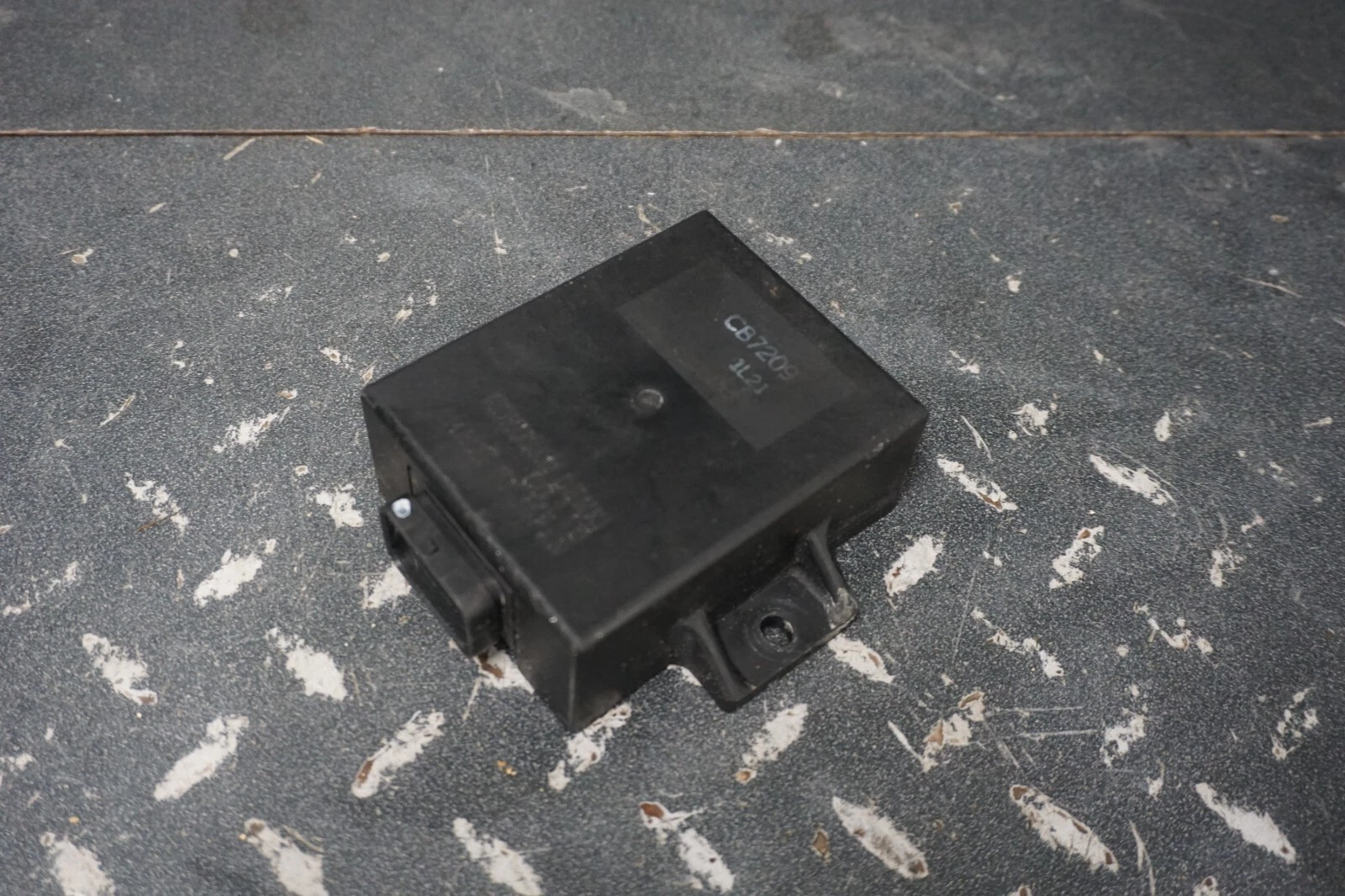 2002 Mountain Cat Arctic Cat Snowmobile OEM Electrical CDI Module Unit Box