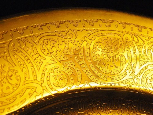 Scarce Pair of Large Osborne 24 karat Gold Encrusted Hand Painted Plates - Picture 4 of 7