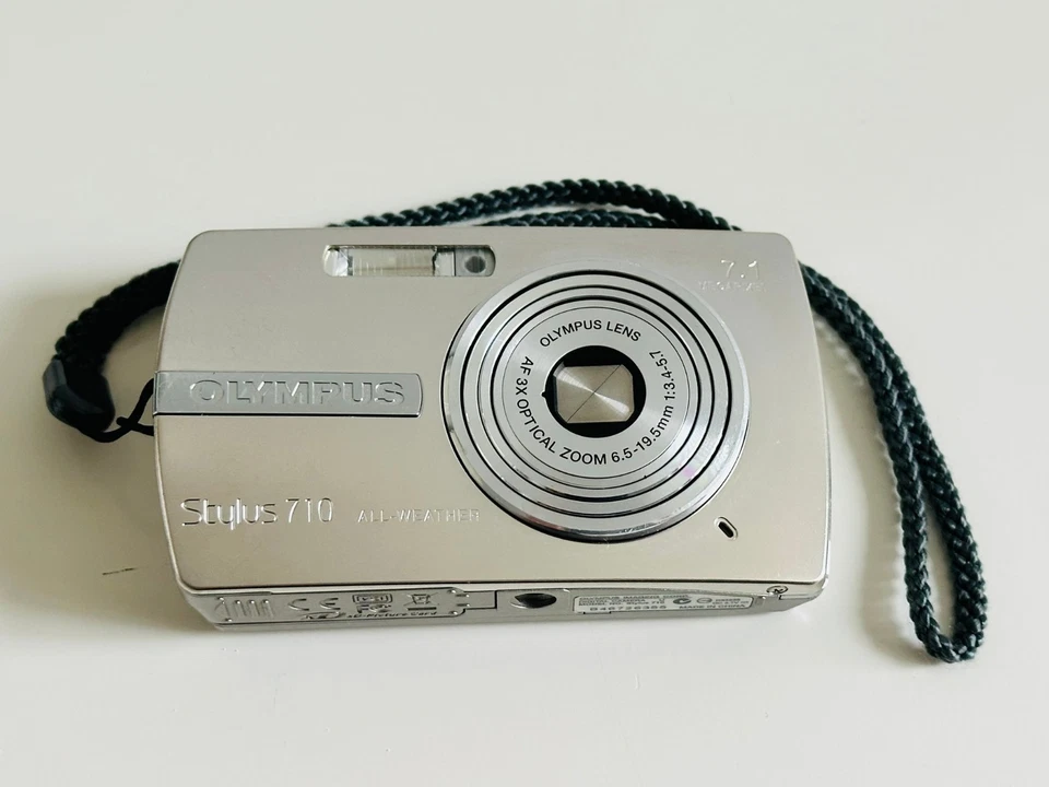 Olympus Stylus 710 All Weather 7.1MP Digital Camera, Case, SD Card, & charger - Image 3 of 4