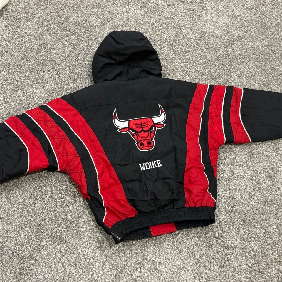 Vintage 90s Starter Chicago Bulls NBA Puffer Jacket Youth L Black Red Spellout - Image 3 of 4