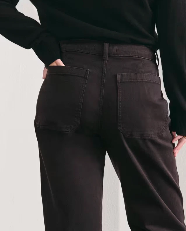 Pantalones Everlane The Utility Barrel para mujer - longitud regular - negros Foto 4 de 4