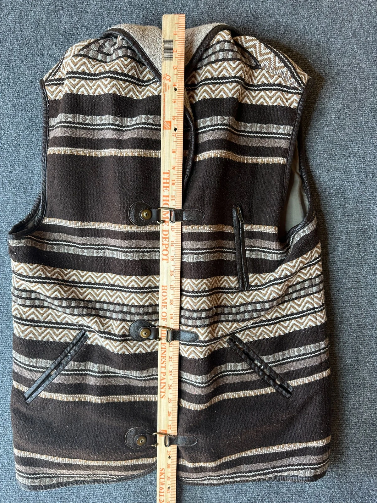 "Rue Grenelle" 1980 vintage wool men vest medium, 3 pockets, breast with zepper - product detail image 2