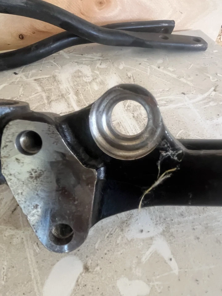 Brazo de control inferior delantero derecho honda prelude 5ta gen Foto 4 de 4