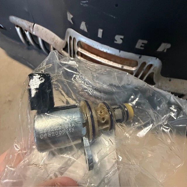 (1) Solenoide de desplazamiento múltiple original Jeep Dodge Chrysler Ram 53022298AB genuino Foto 2 de 4