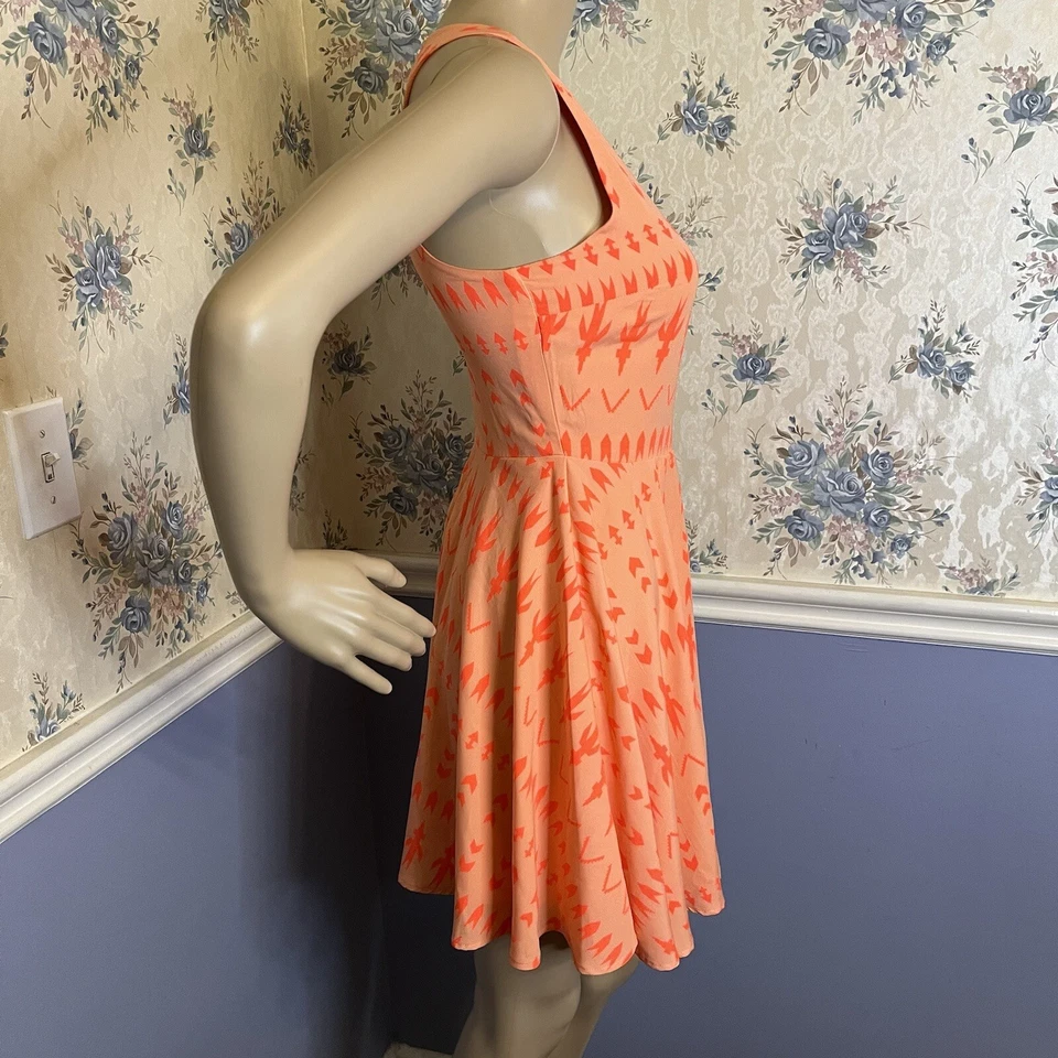 GB Gianni Bini Fit & Flare 橙色无袖滑冰裙,尺寸 XS,全新带标签 — 第 3/4 张图片