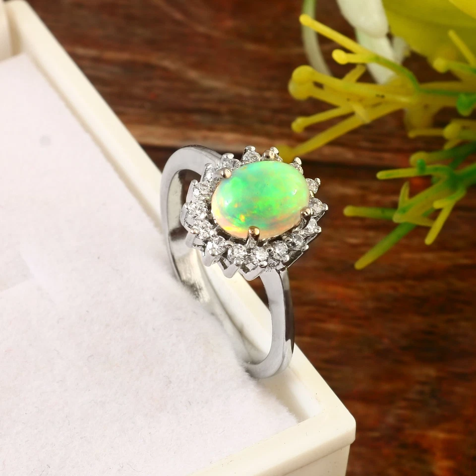 Anillo de piedras preciosas de ópalo etíope y circonita cúbica con forma ovalada natural en plata de ley 925 Foto 3 de 3