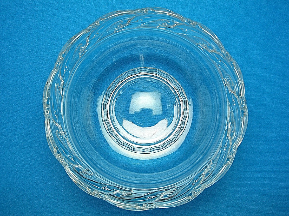 Tiffany & Co. Crystal Interlocking Dolphin Design Around The Edge
