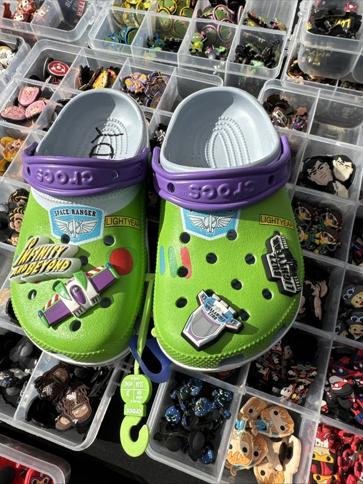 Zuecos clásicos Crocs Juniors Disney muestra de preproducción Toy Story Buzz talla 2 Foto 3 de 4