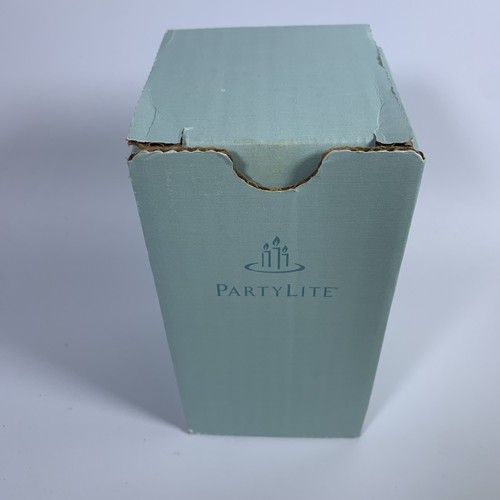Candela a colonna PartyLite fragola rabarbaro 3" x 7" C37272 usata - Foto 3 di 4