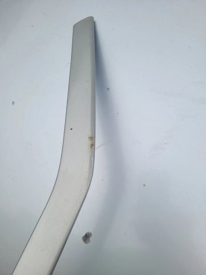 Mercury Marauder 2004 pilar trasero izquierdo borde de vidrio código de color JP plateado metálico Foto 3 de 4