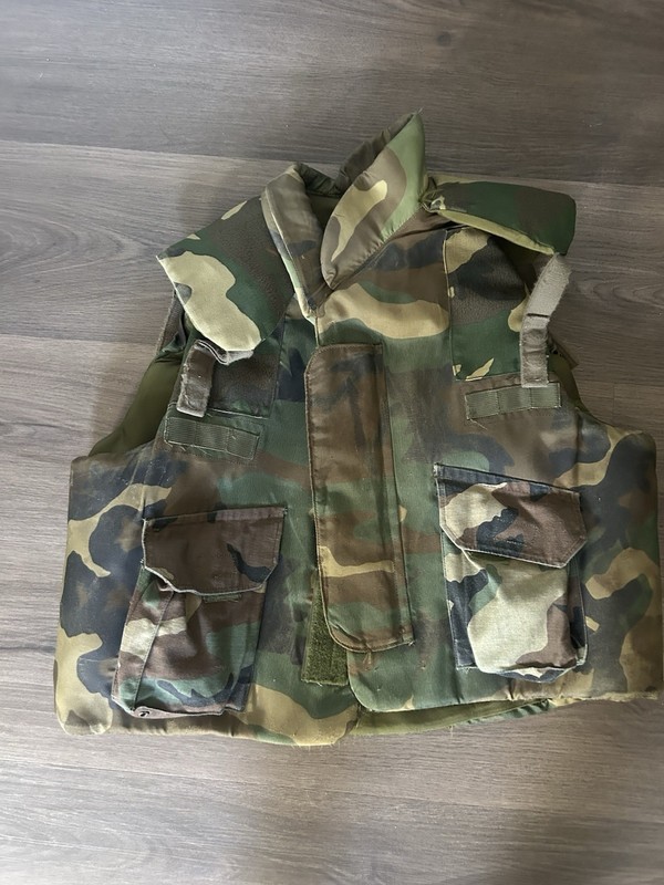 Adjustable Woodland Camo Tactical Nylon Body Armor Vest, Unisex Adult XL