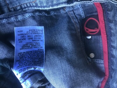 VINTAGE LEVIS ENGINEERED CINCHBACK TWISTED ACTION FIT JEANS