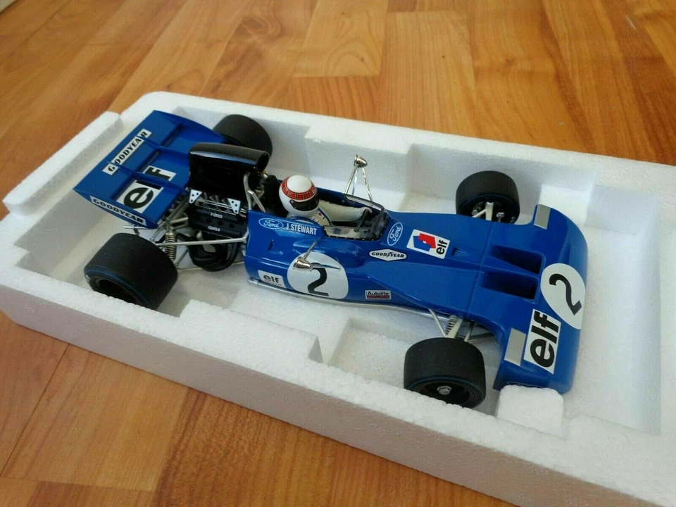 Jackie Stewart World Champ 1971 Minichamps F1 race car German GP 1:18  Ford box - Image 4 of 4