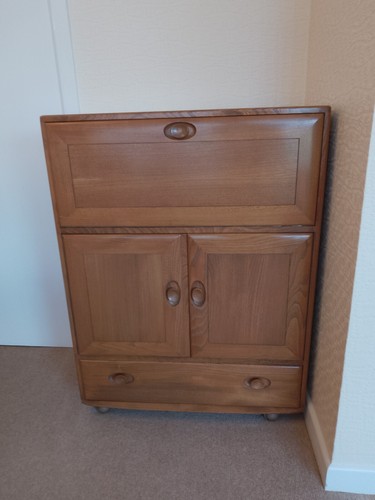 Vintage Ercol Windsor 469 serving cabinet 1960's - collection from TW2 or BH23 - Picture 12 of 12