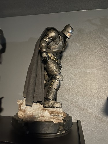 Armored Batman - Batman v Superman Dawn of Justice Premium Format Figure NIB - Picture 4 of 5