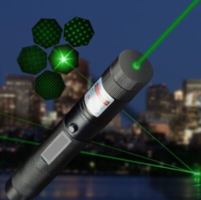 Laserpointer 532nm ( Grün ) / Sehr Stark / +Ladegerät +Akku +Aufsatz