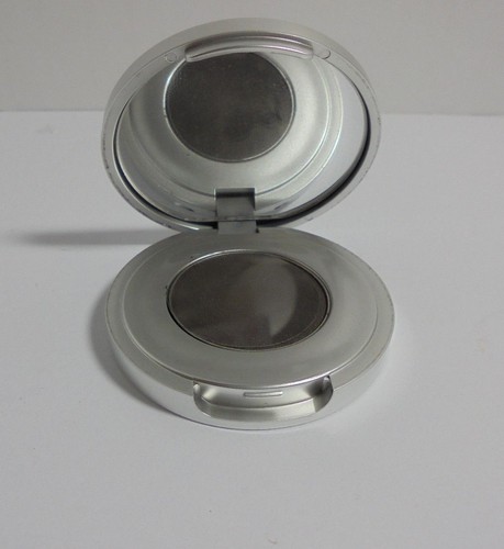 Sue Devitt Silky Matte Eye Shadow 0.07 oz unbox PICK YOUR SHADE - Picture 4 of 6