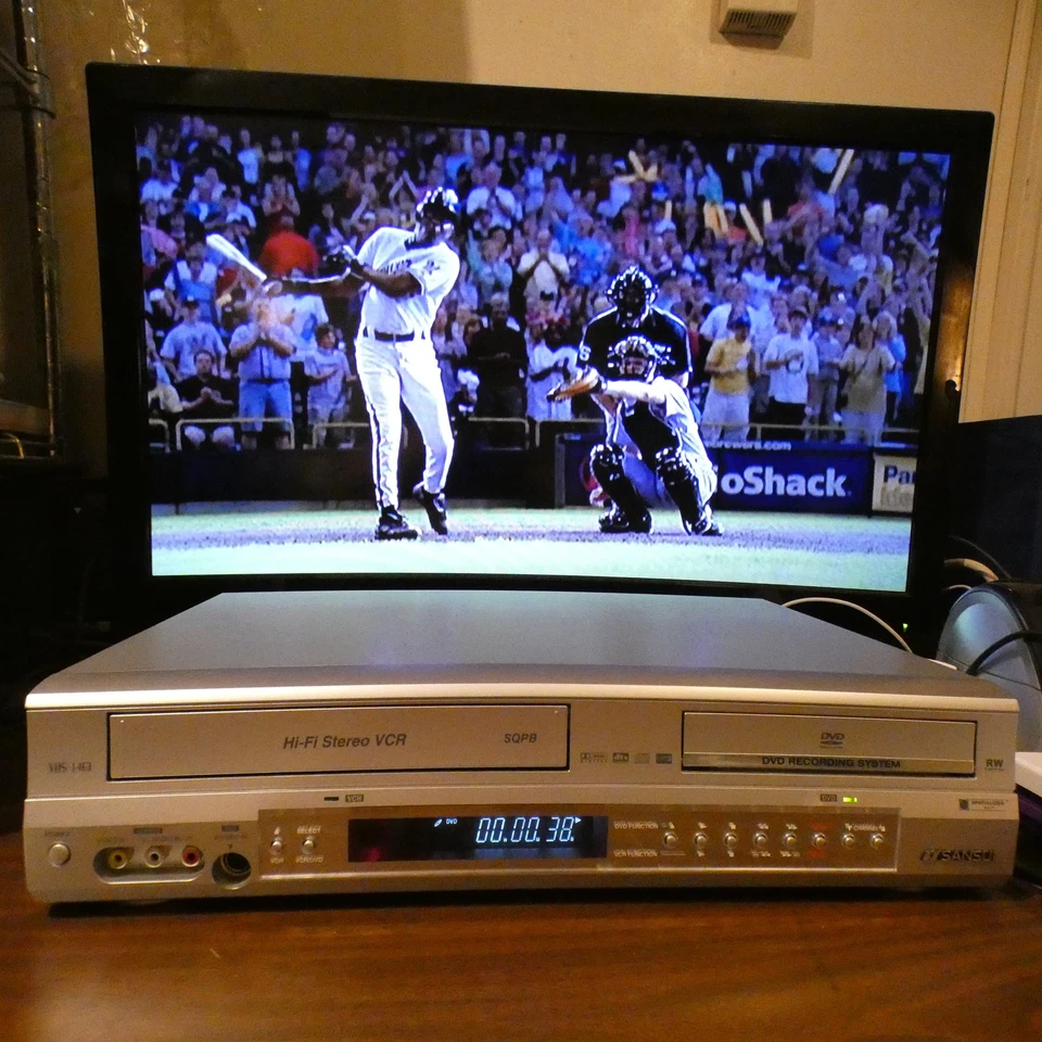 De colección Sansui VRDVD4005 DVD VCR Grabadora Combo Hi-Fi Estéreo S-Video SIN CONTROL REMOTO Foto 2 de 4