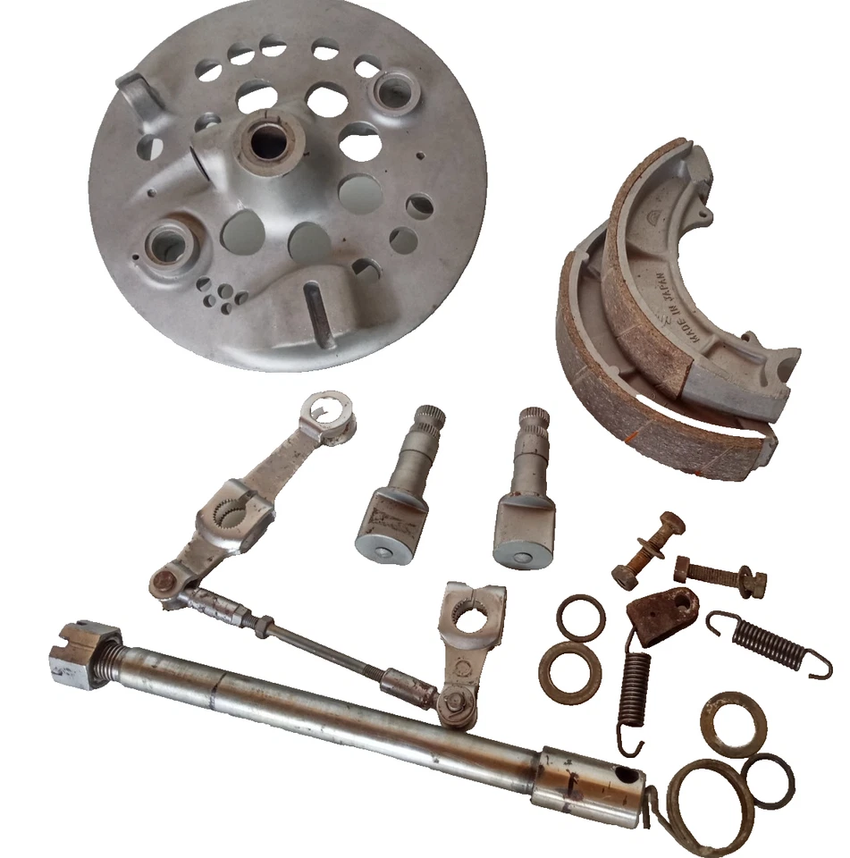 Lote de piezas Suzuki TS250 1971 placa de freno de tambor delantero luz trasera luz de freno Foto 4 de 4