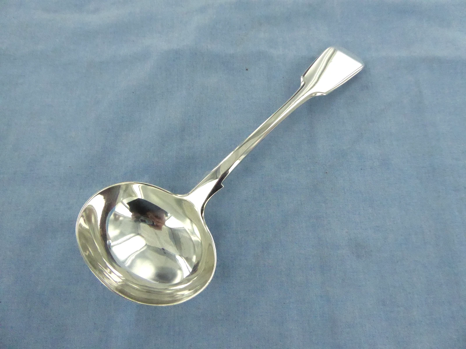 AN ANTIQUE STERLING SILVER, OLD ENGLISH SAUCE LADLE. LONDON 1838.
Opens in a new window or tab