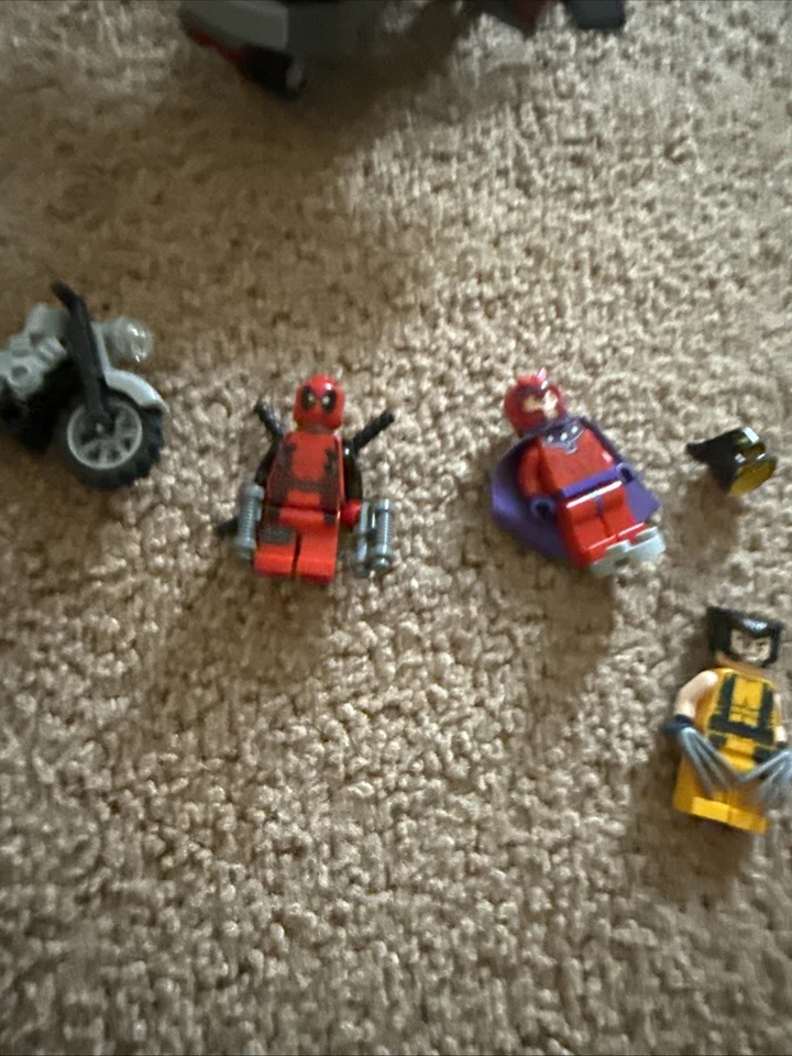 LEGO Marvel Super Heroes Wolverine's Chopper Showdown 6866 Complete Set - Image 2 of 4