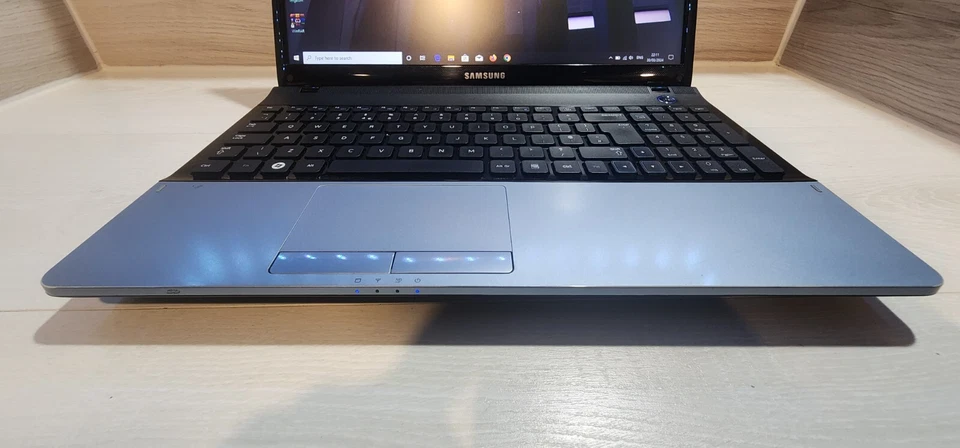 CHEAP LAPTOP Samsung 300E i3, 6GB DDR3 MICROSOFT OFFICE 2024, Win 10 - Image 3 of 4