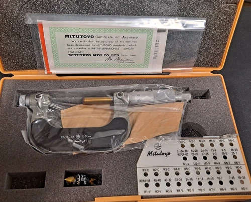 Mitutoyo Micrometer 126-126 25-50mm 0.01mm W/ Case