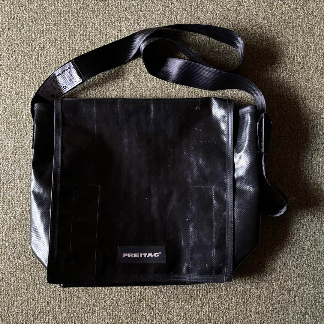 FREITAG F21 NIGHTCLUB All BLACK Rare Vintage Shoulder FREITAG F21 NIGHTCLUB All BLACK Rare Vintage Shoulder